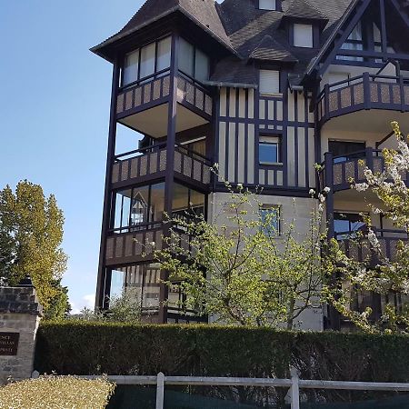 Appartement Residence Le Fairway Deauville Bagian luar foto