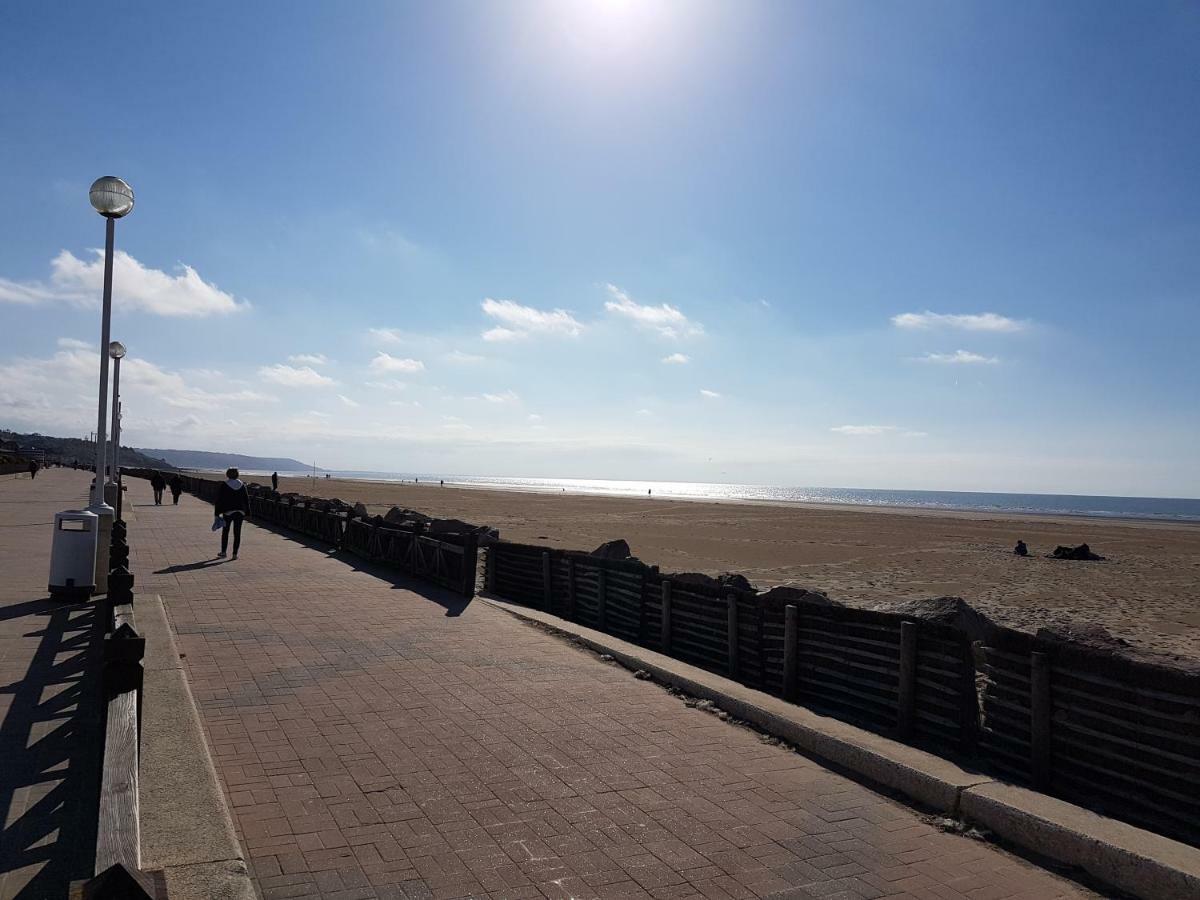 Appartement Residence Le Fairway Deauville Bagian luar foto